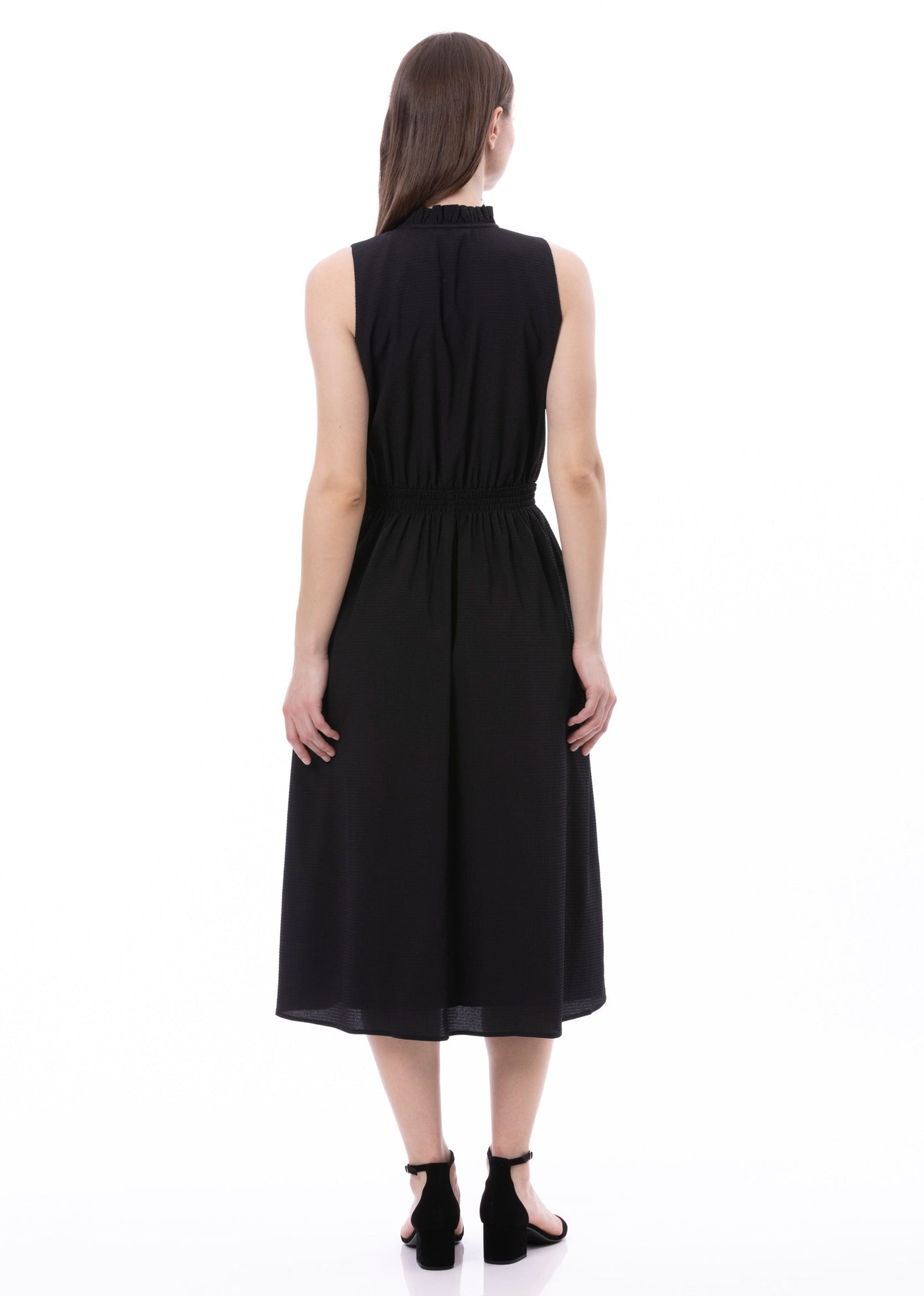 Ärmelloses Kleid mit gesmokter Taille, Bindeband vorne, Taschen, in Schwarz, uni