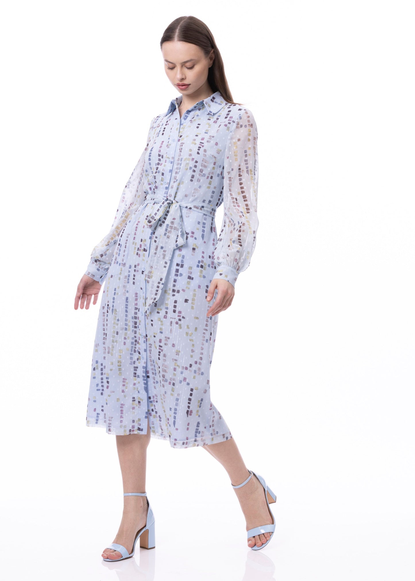Vestido camisero con botones, mangas largas abullonadas transparentes y bolsillos (estampado)