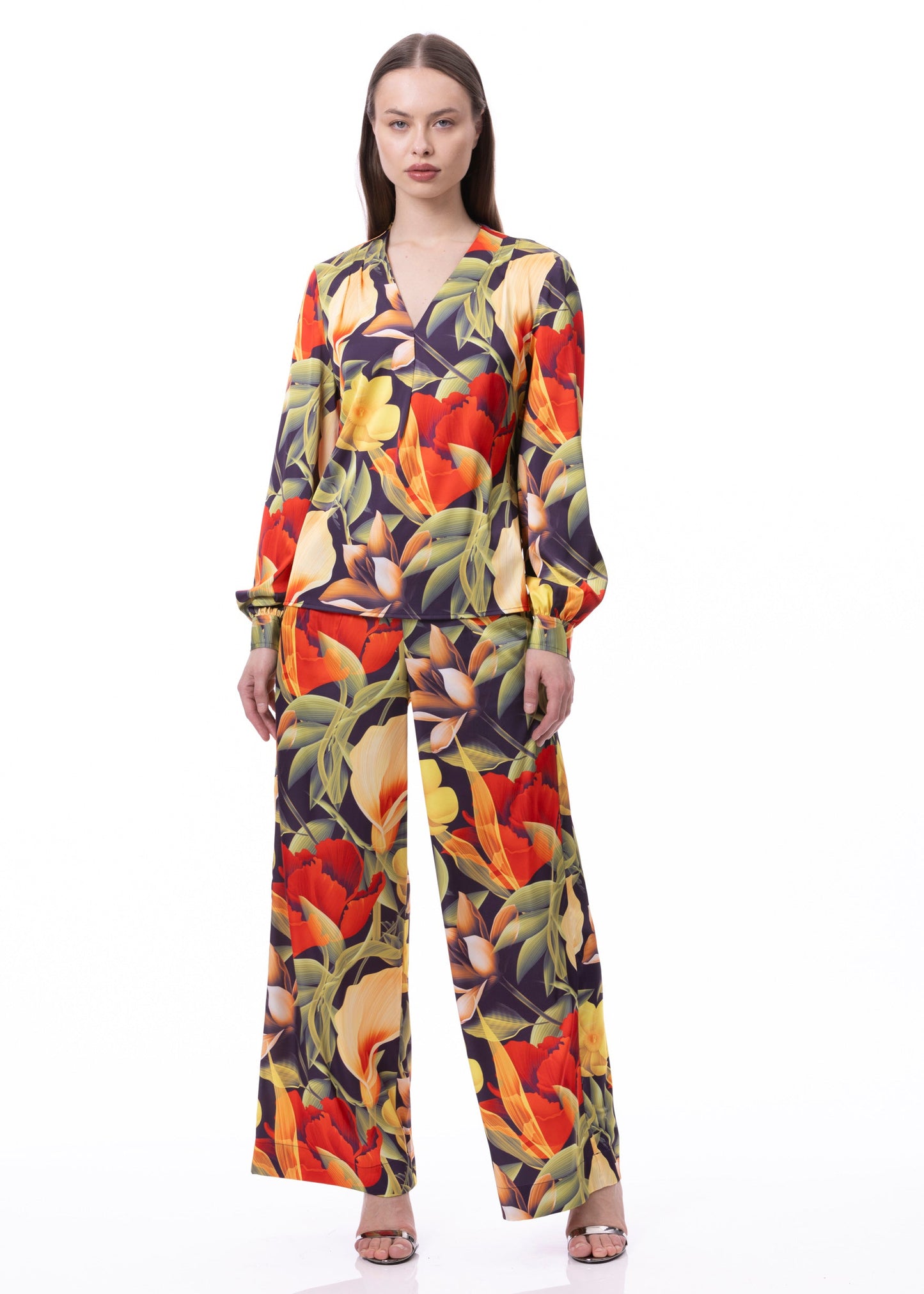 V-neck Pleat Detail Balloon Long Sleeve Blouse In Digital Floral Print