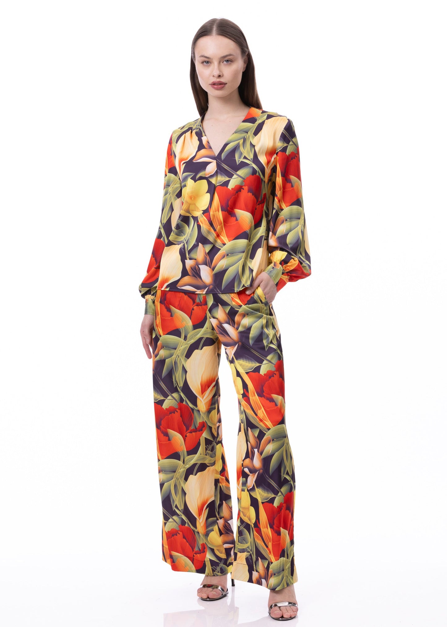 V-neck Pleat Detail Balloon Long Sleeve Blouse In Digital Floral Print