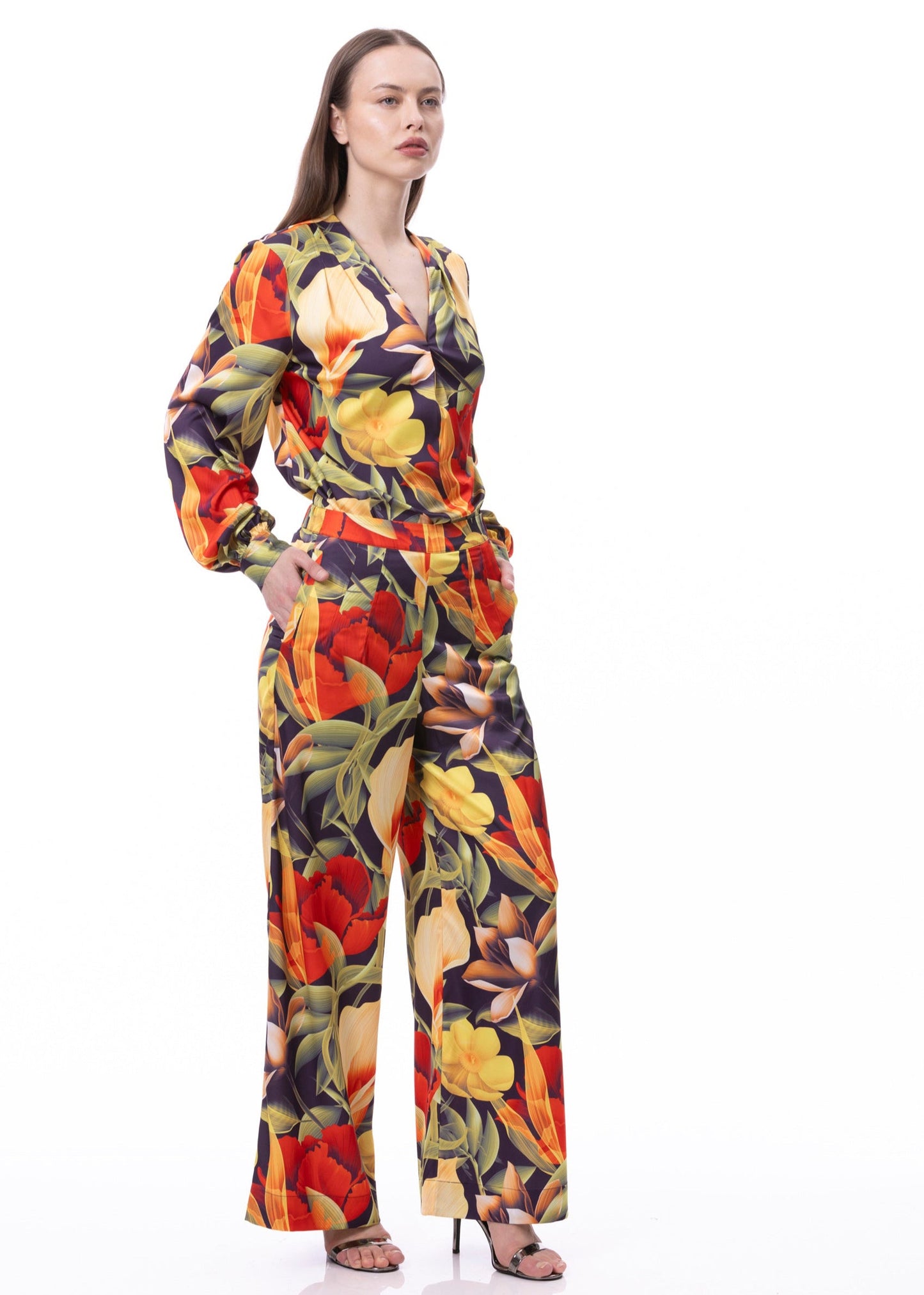 V-neck Pleat Detail Balloon Long Sleeve Blouse In Digital Floral Print