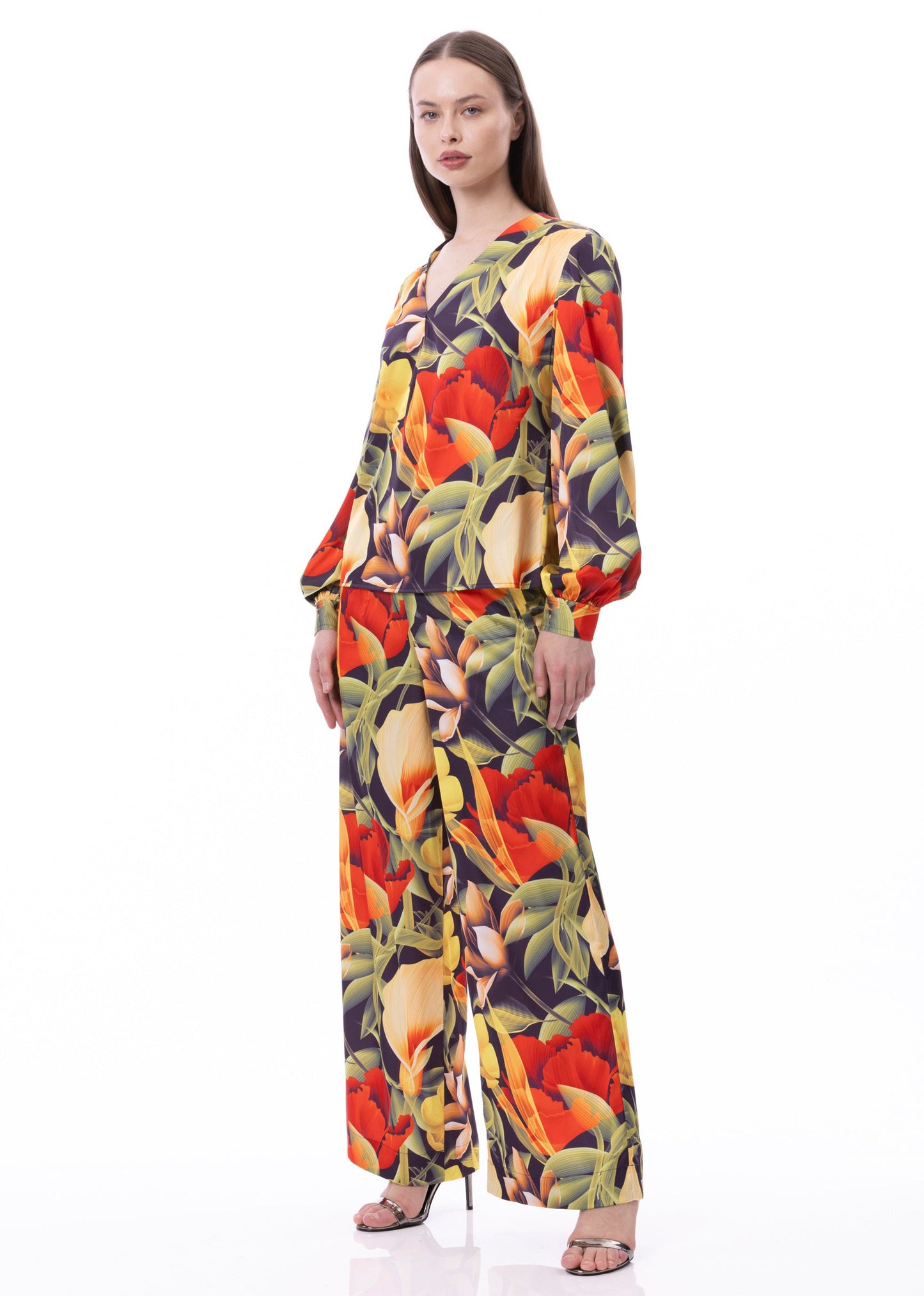 V-neck Pleat Detail Balloon Long Sleeve Blouse In Digital Floral Print